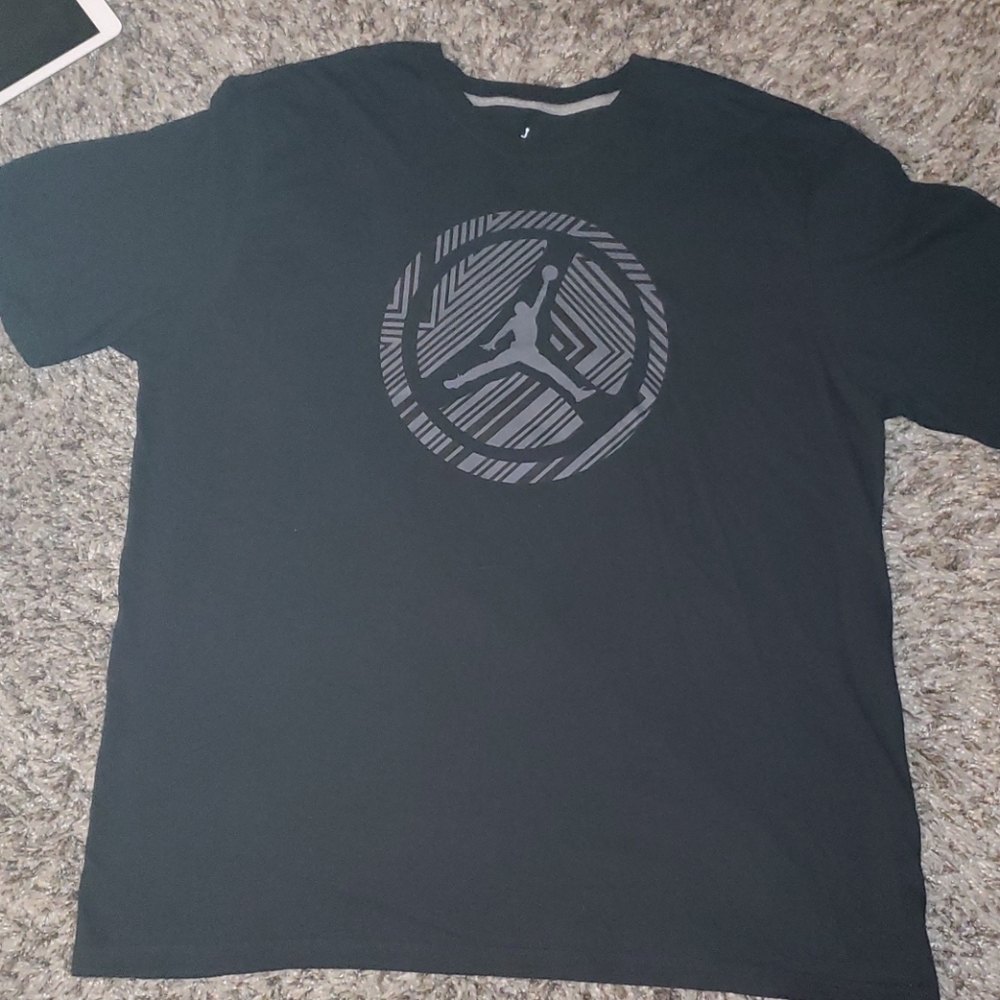 Black/charcoal Jordan tshirt
